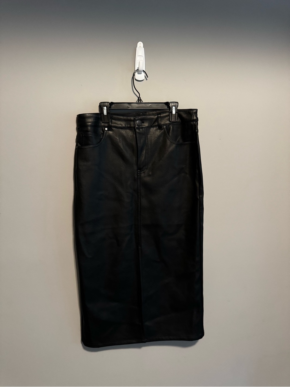 RW&CO Black Faux Leather Pencil Midi Skirt Size 29/Size 8 NWT